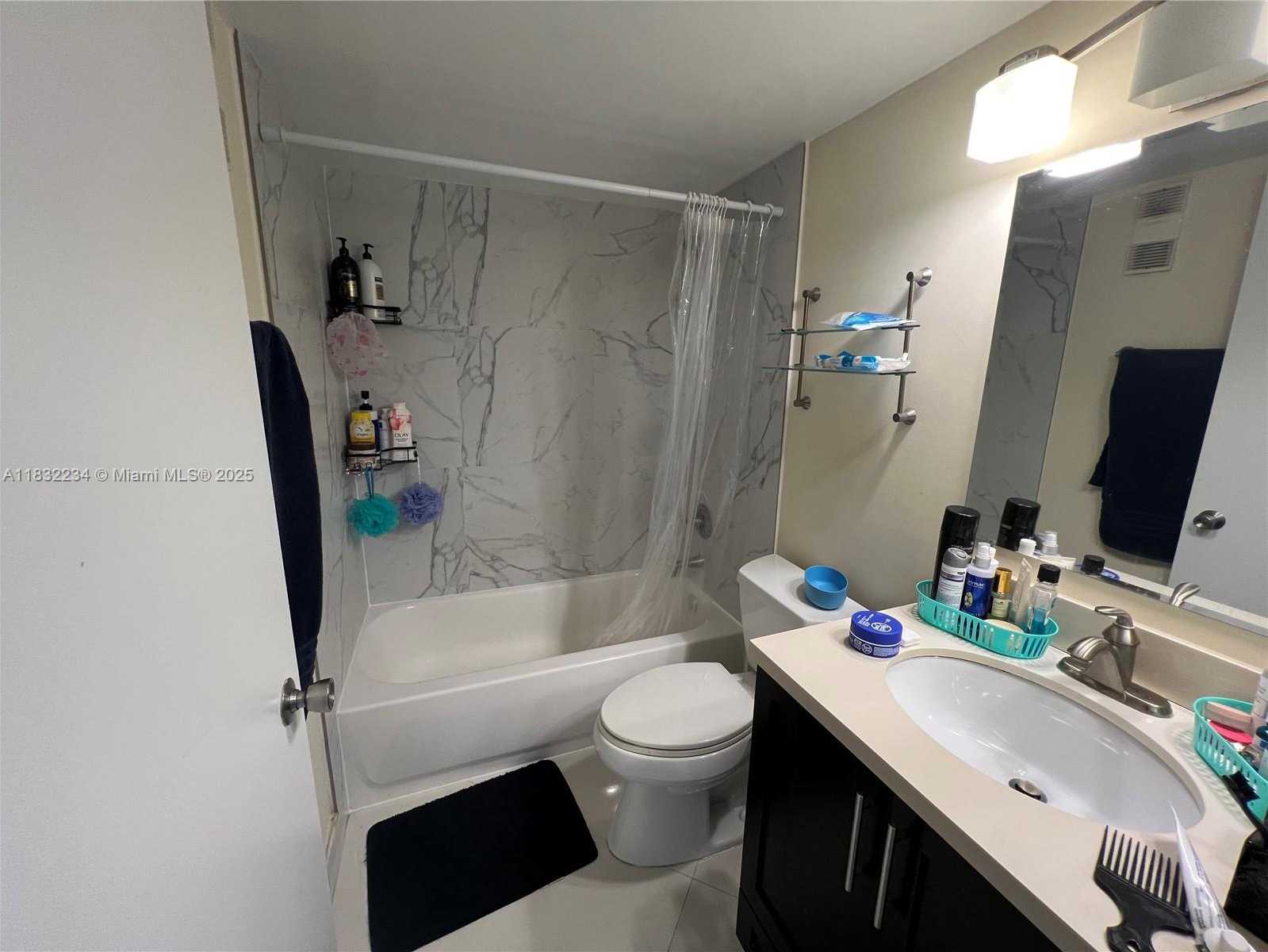 Small Image of 770 CLAUGHTON ISLAND DR #1812, Miami Number 16