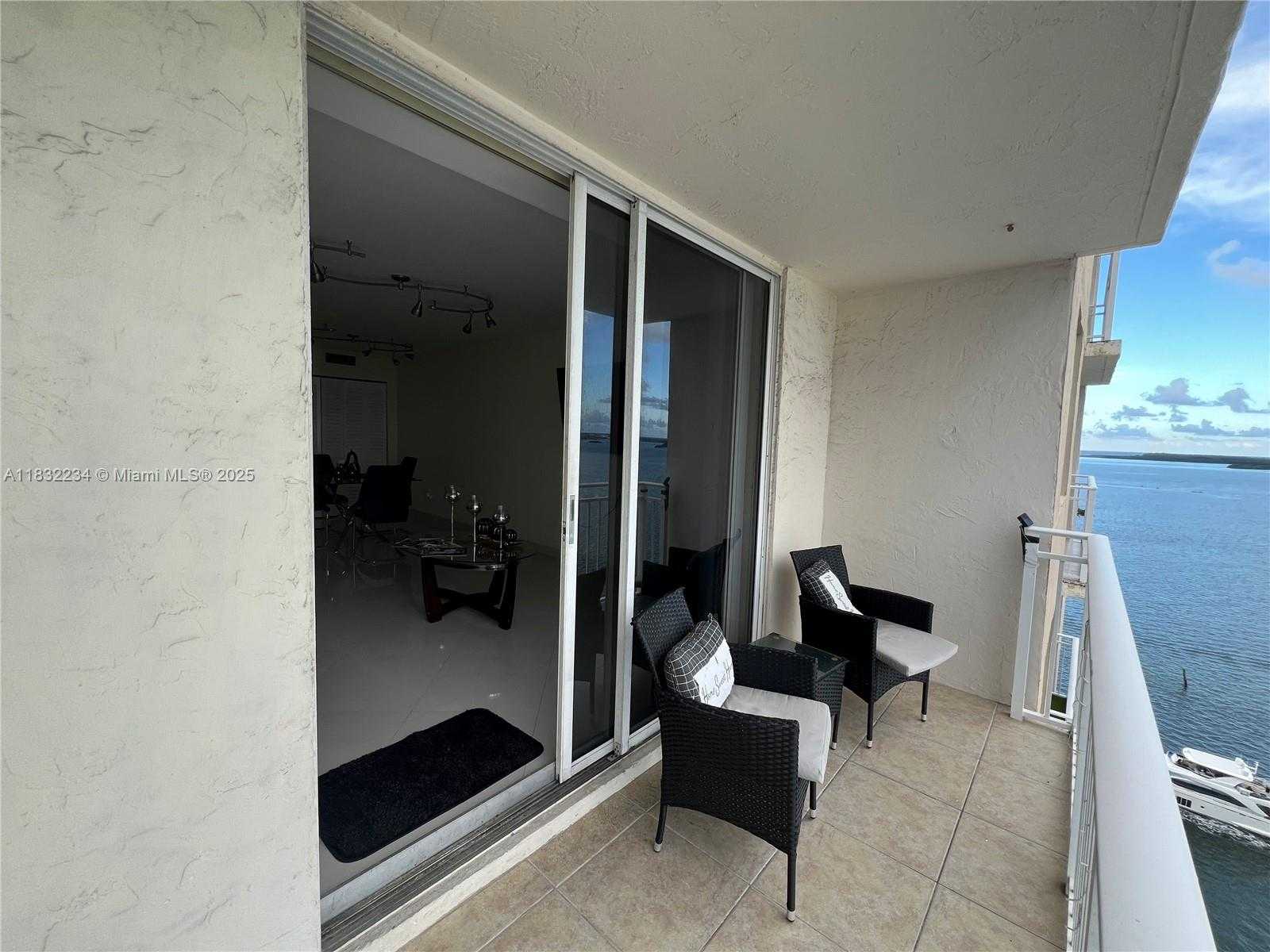 Small Image of 770 CLAUGHTON ISLAND DR #1812, Miami Number 6