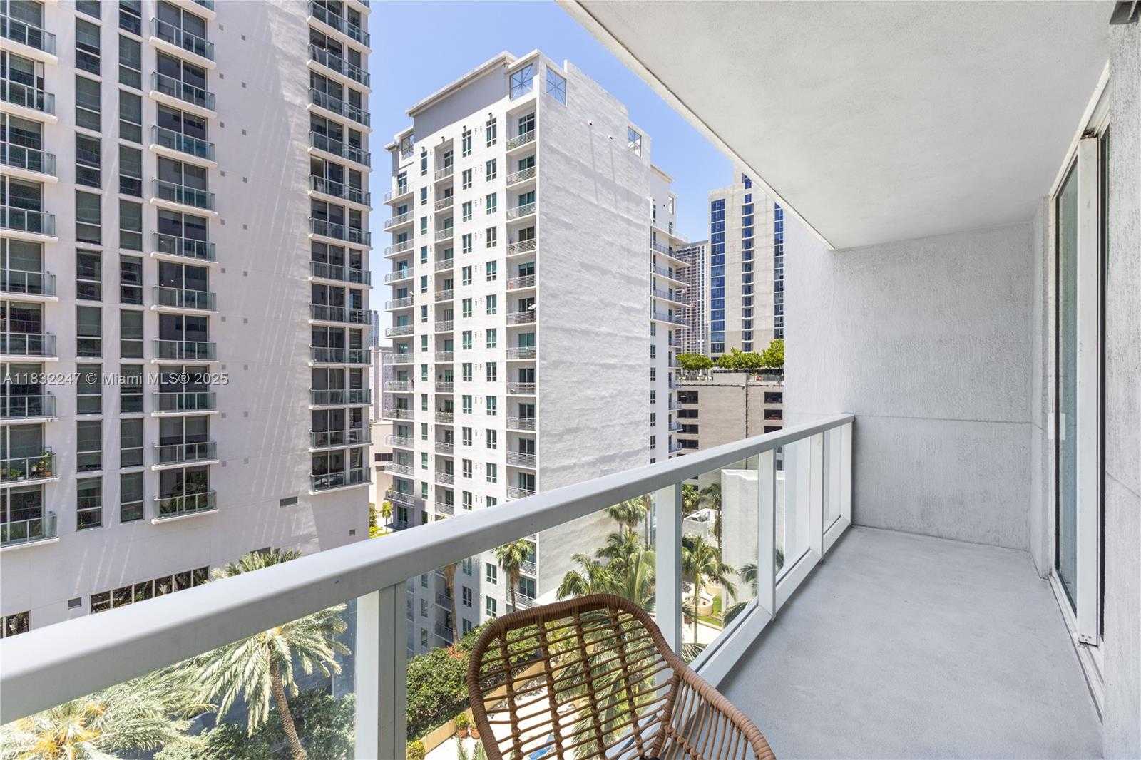 Small Image of 253 NORTH EAST 2ND ST #1606, Miami Number 19