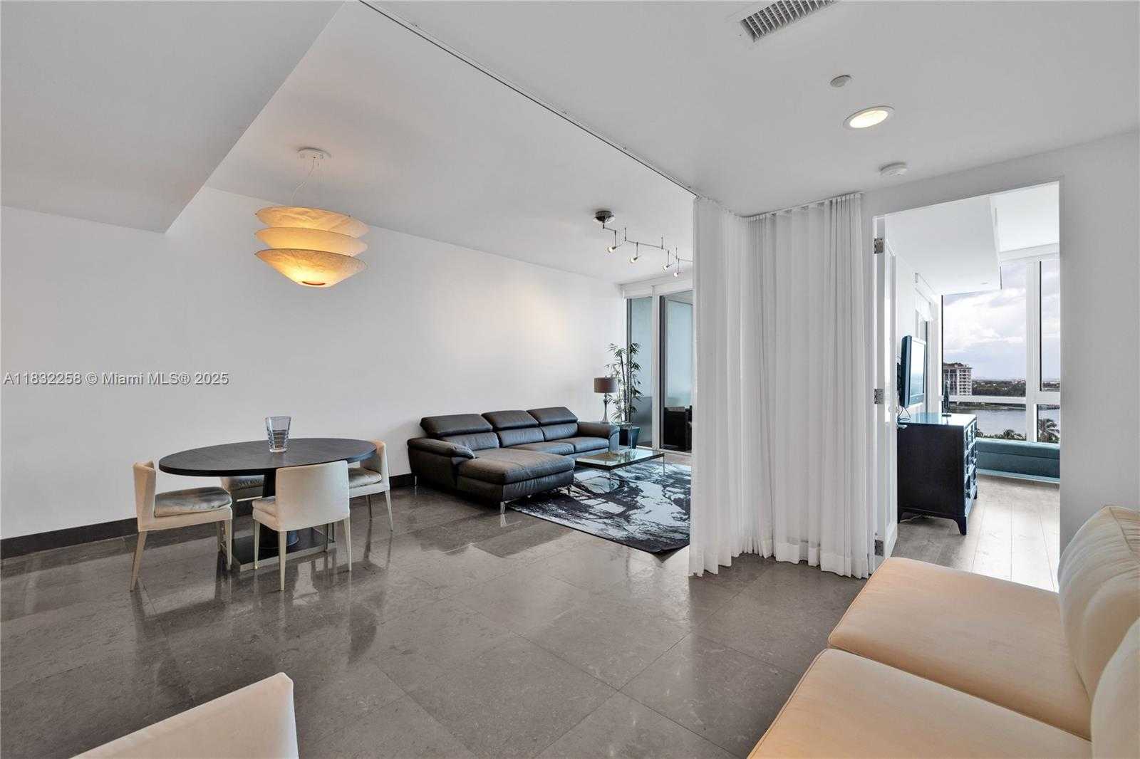 Small Image of 100 SOUTH POINTE DR #902, Miami Beach Number 7