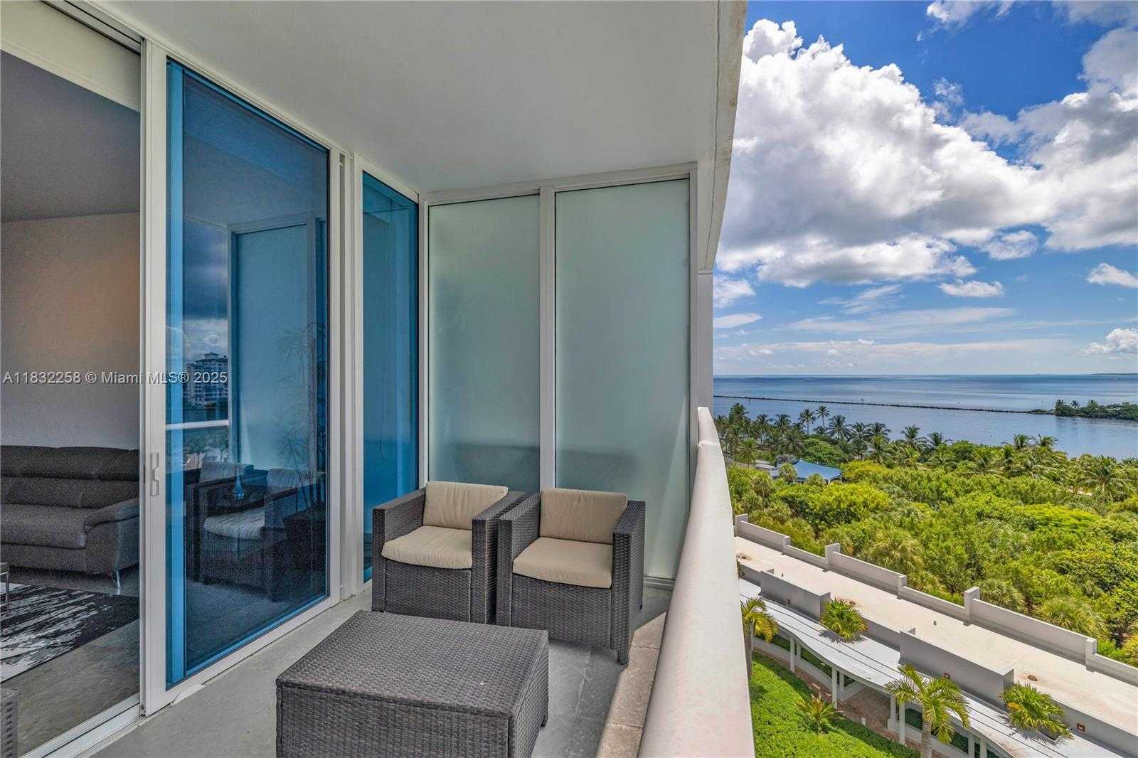 Small Image of 100 SOUTH POINTE DR #902, Miami Beach Number 9