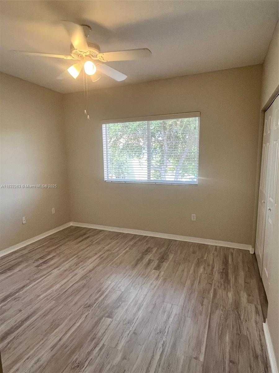 Small Image of 2363 SE 16th Pl, Homestead, FL 33035, USA Number 10
