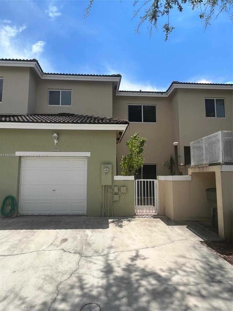 Small Image of 2363 SE 16th Pl, Homestead, FL 33035, USA Number 12