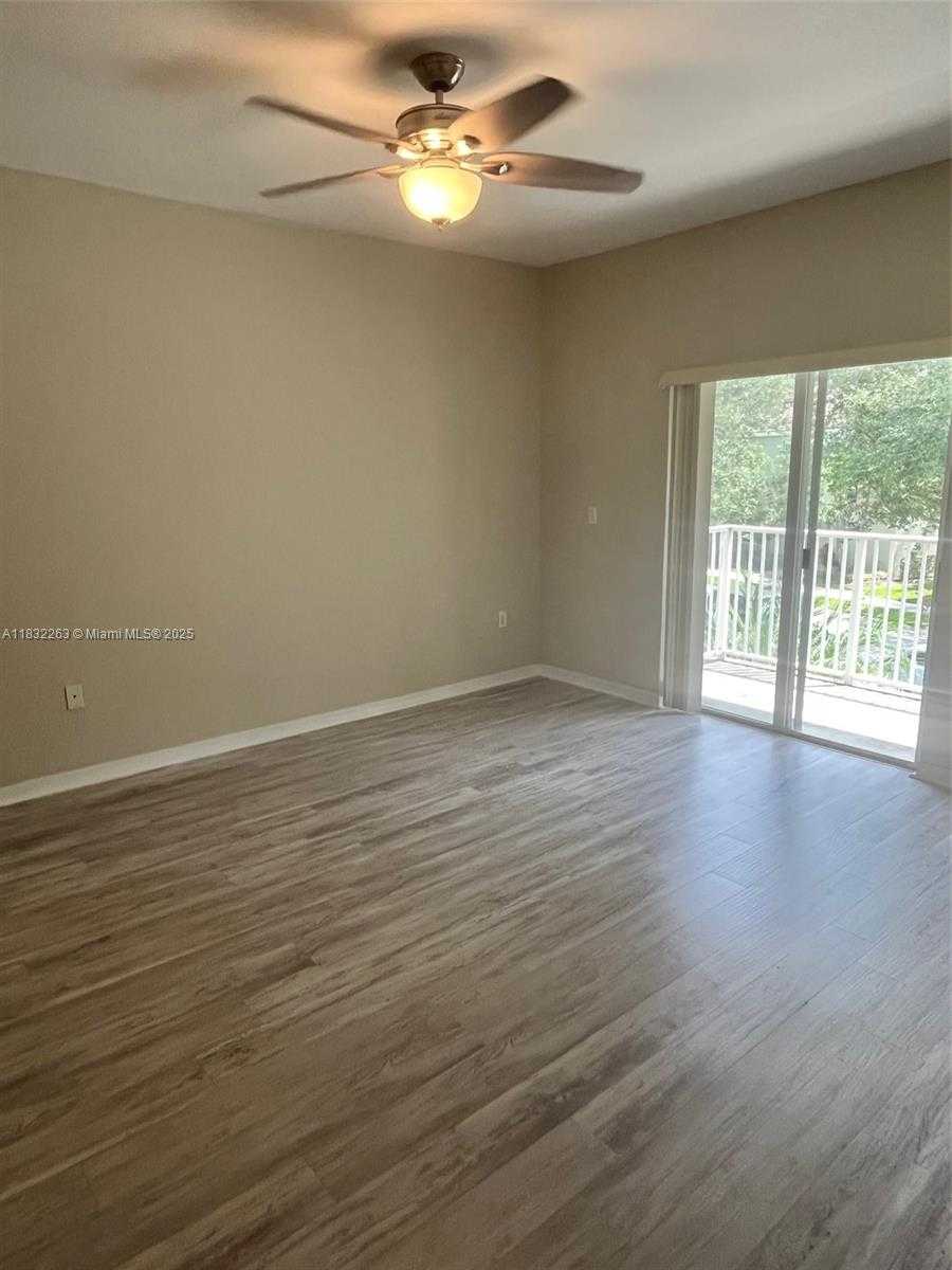 Small Image of 2363 SE 16th Pl, Homestead, FL 33035, USA Number 5
