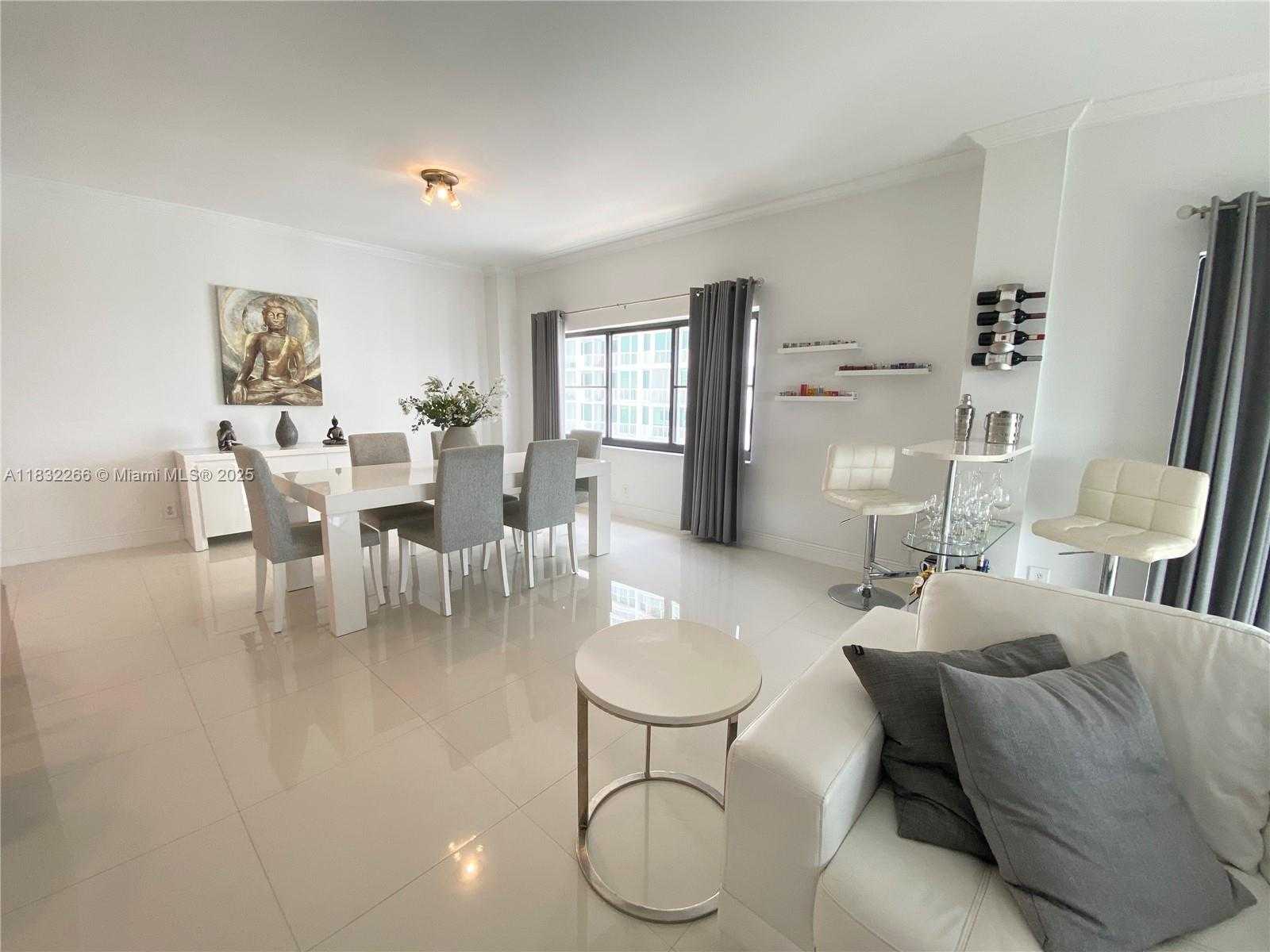 Small Image of 5415 COLLINS AVE #PH-B, Miami Beach Number 5