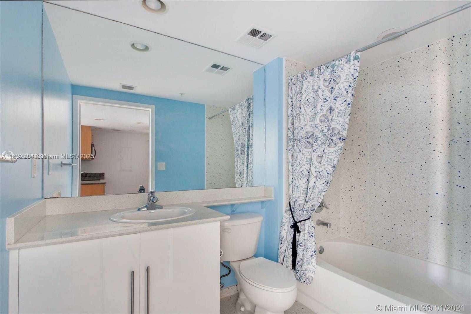Small Image of 325 SOUTH BISCAYNE BLVD #1920, Miami Number 7