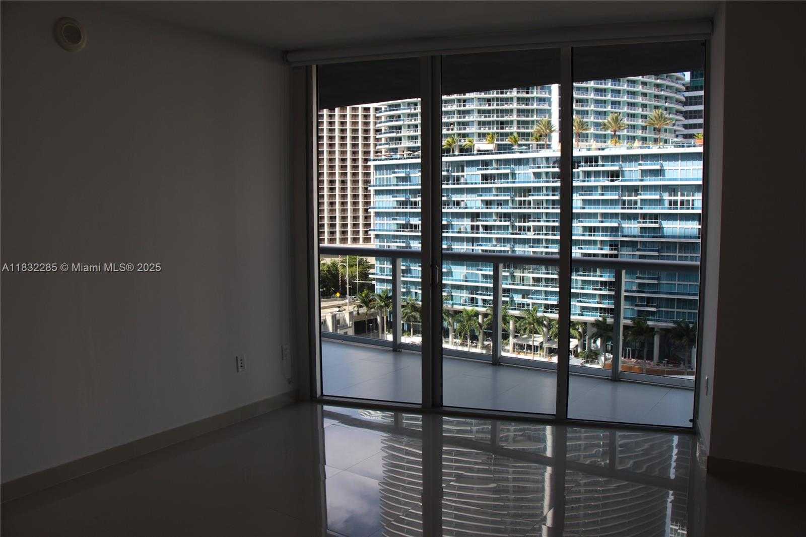 Small Image of Miami Number 3