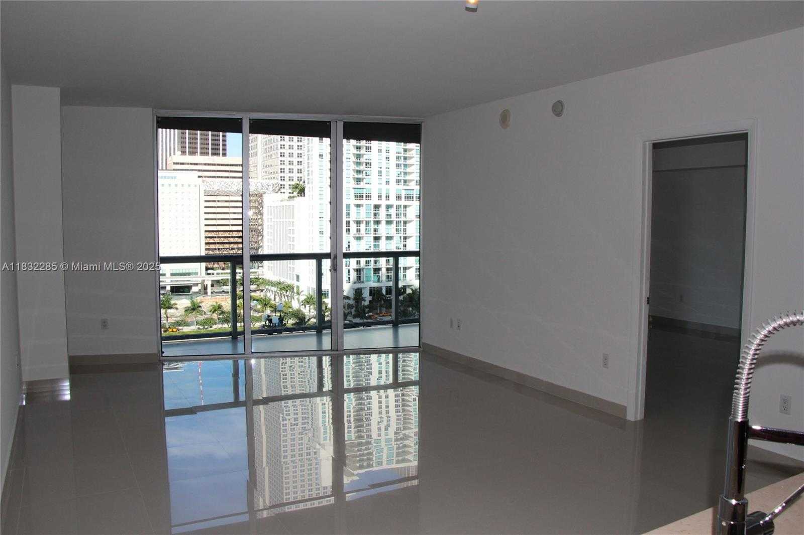 Small Image of Miami Number 7