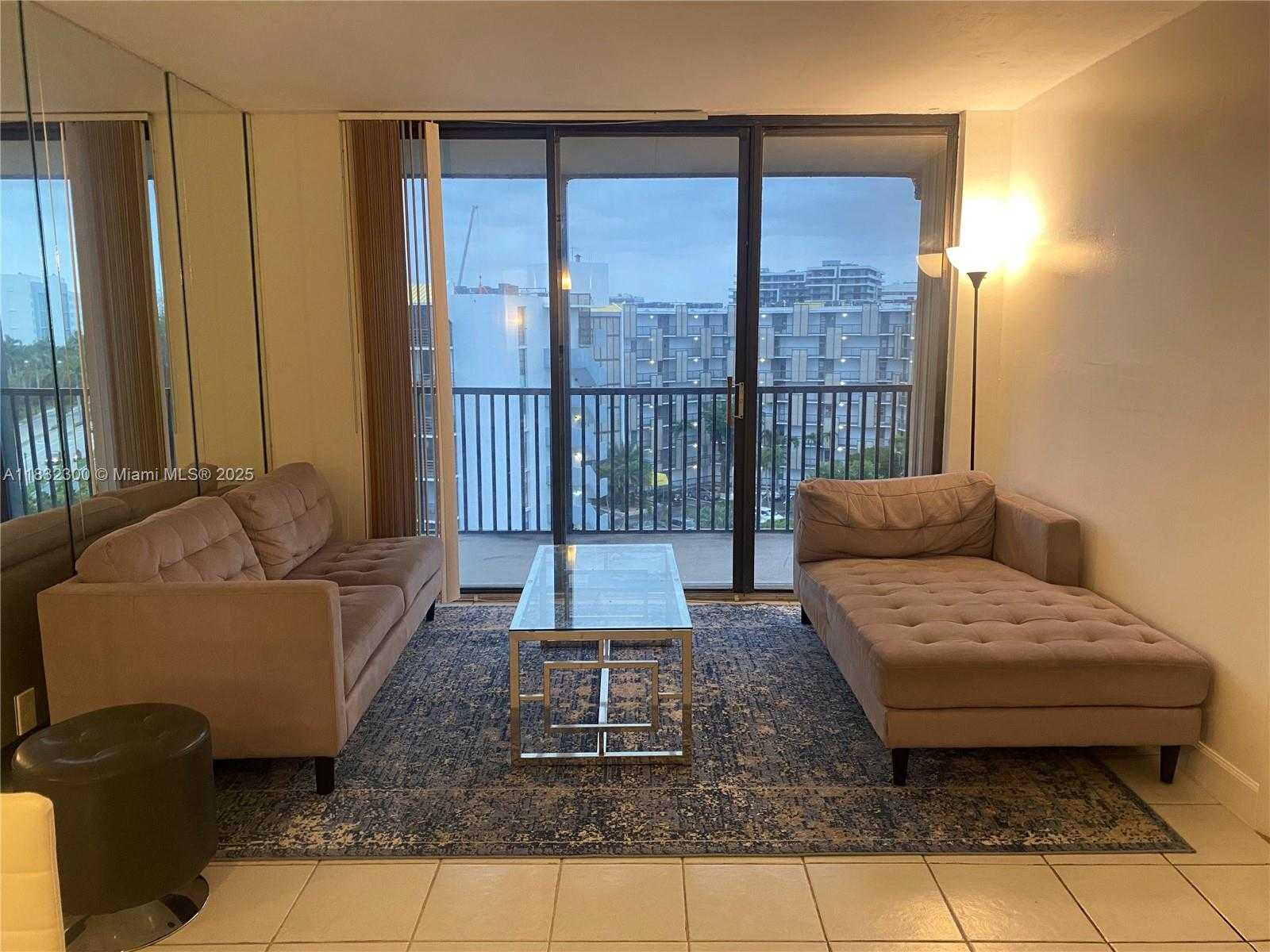 Small Image of 3101 NORTH COUNTRY CLUB DR #801, Aventura Number 2