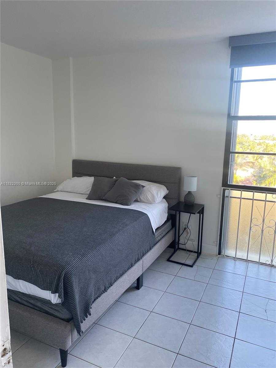 Small Image of 3101 NORTH COUNTRY CLUB DR #801, Aventura Number 3