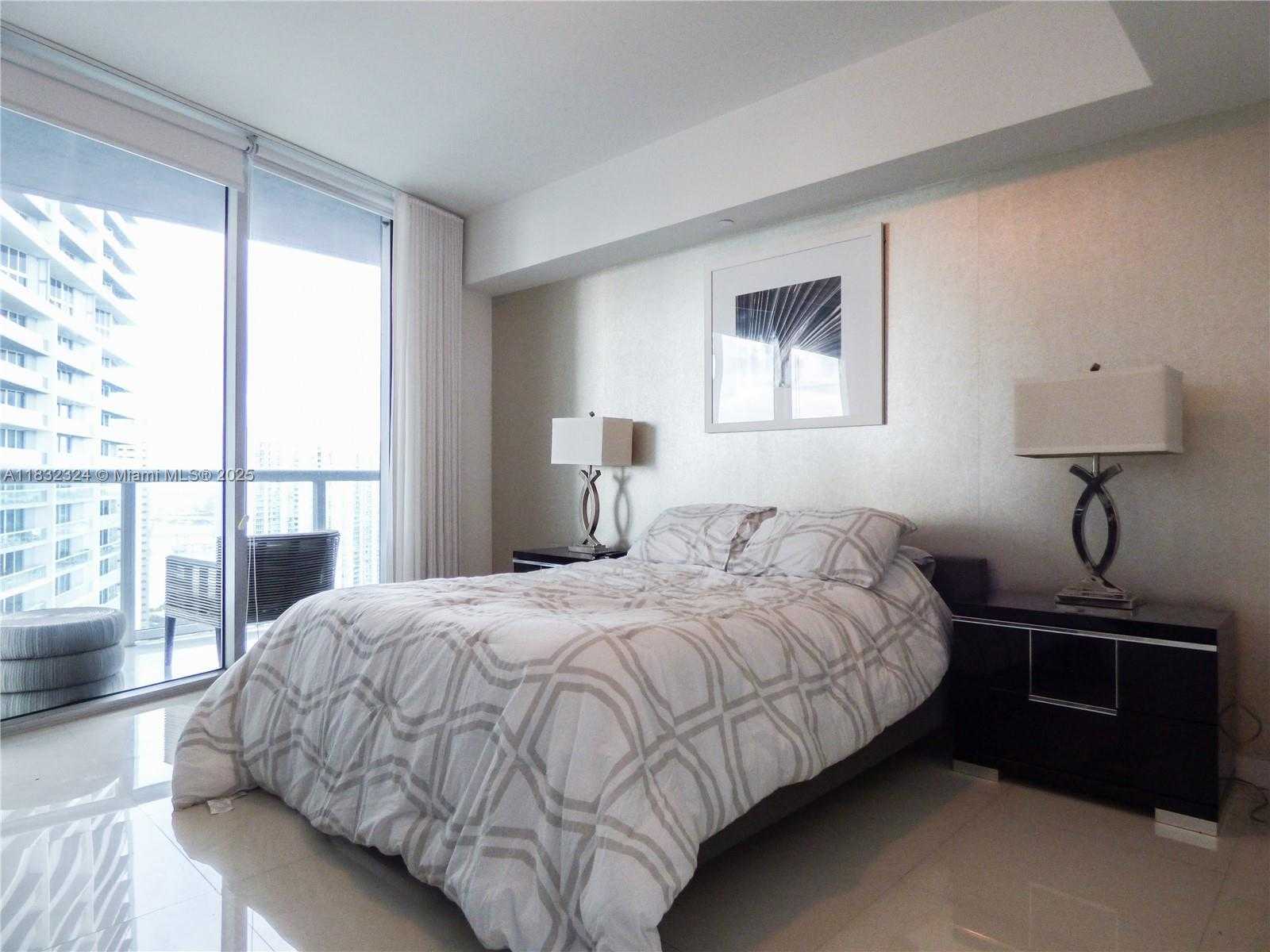 Small Image of 495 BRICKELL AVE #3708, Miami Number 5