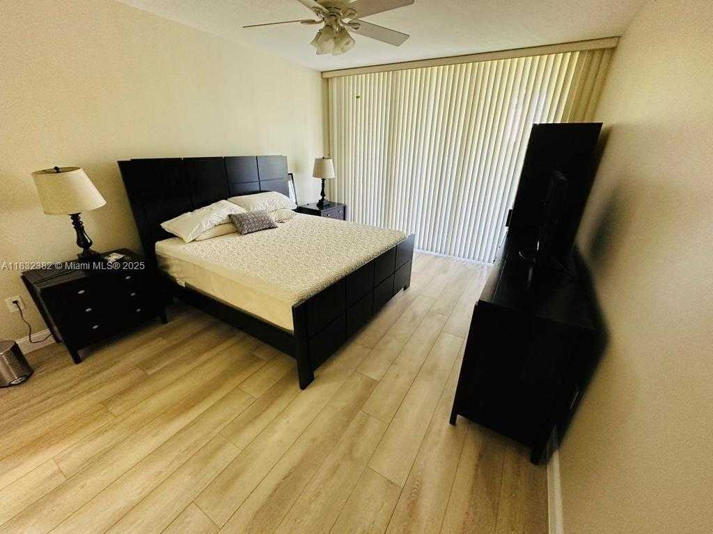 Small Image of 717 CRANDON BLVD #408, Key Biscayne Number 14
