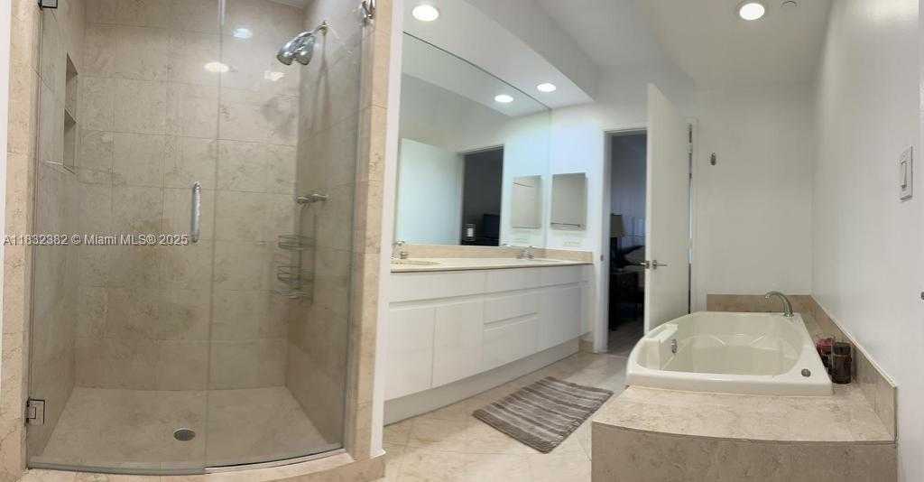Small Image of 717 CRANDON BLVD #408, Key Biscayne Number 4