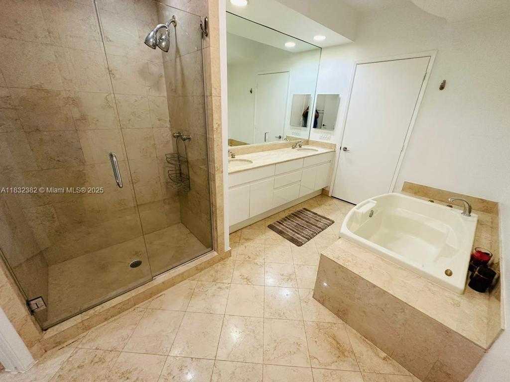Small Image of 717 CRANDON BLVD #408, Key Biscayne Number 7