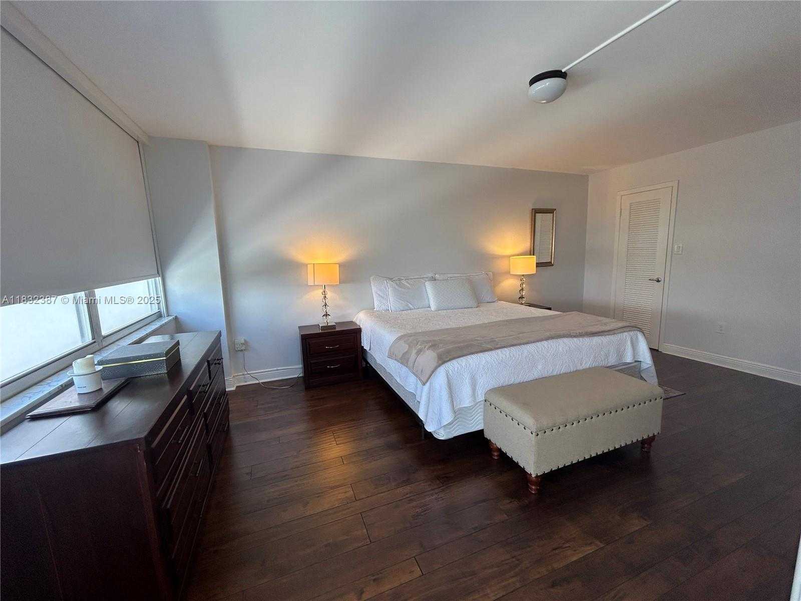 Small Image of 18031 BISCAYNE BLVD #904, Aventura Number 10