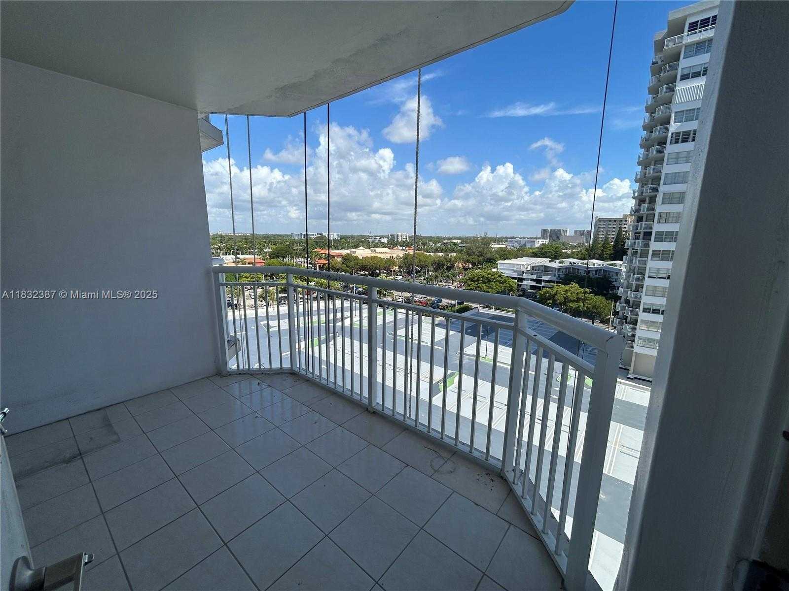 Small Image of 18031 BISCAYNE BLVD #904, Aventura Number 14