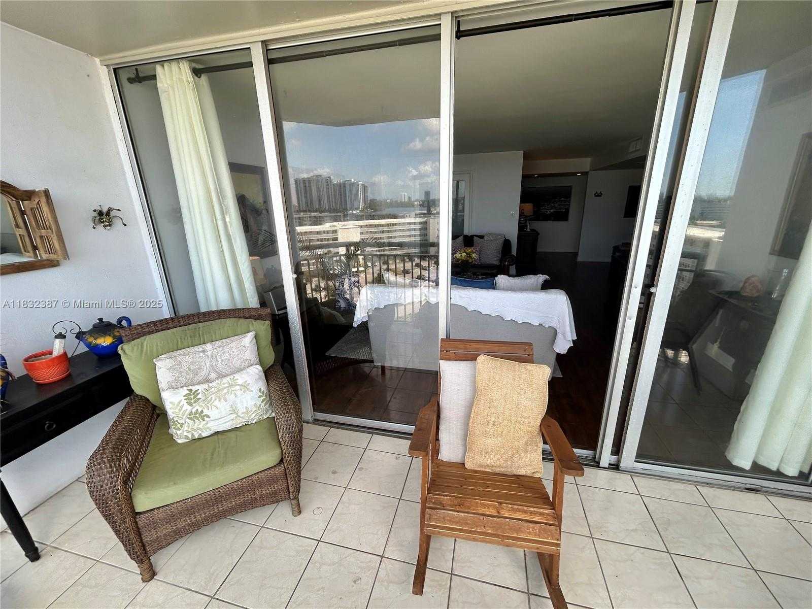 Small Image of 18031 BISCAYNE BLVD #904, Aventura Number 20