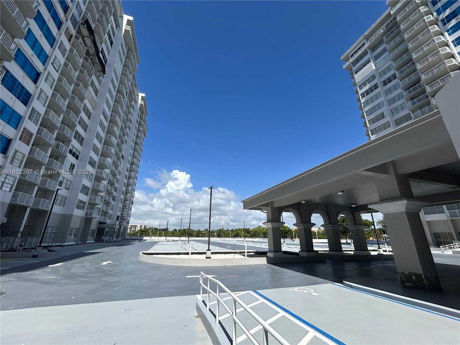 Small Image of 18031 BISCAYNE BLVD #904, Aventura Number 24
