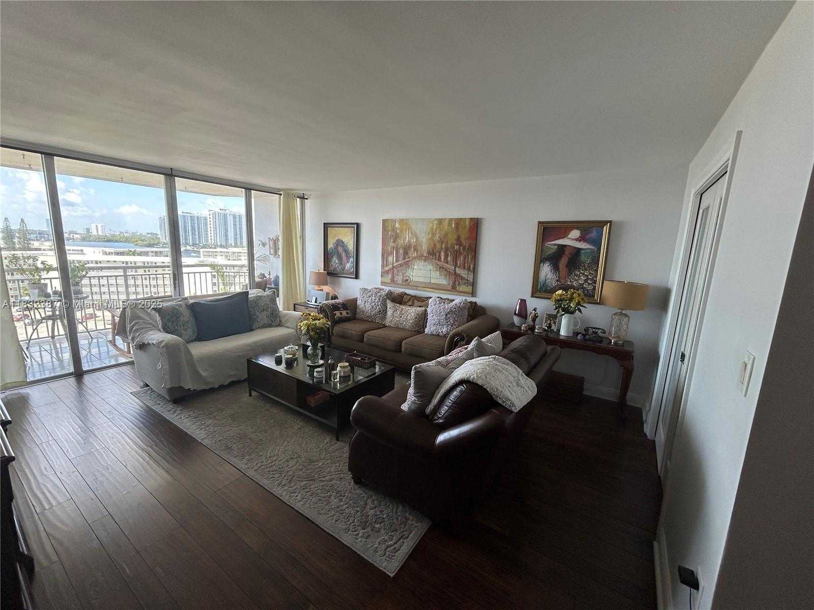 Small Image of 18031 BISCAYNE BLVD #904, Aventura Number 25