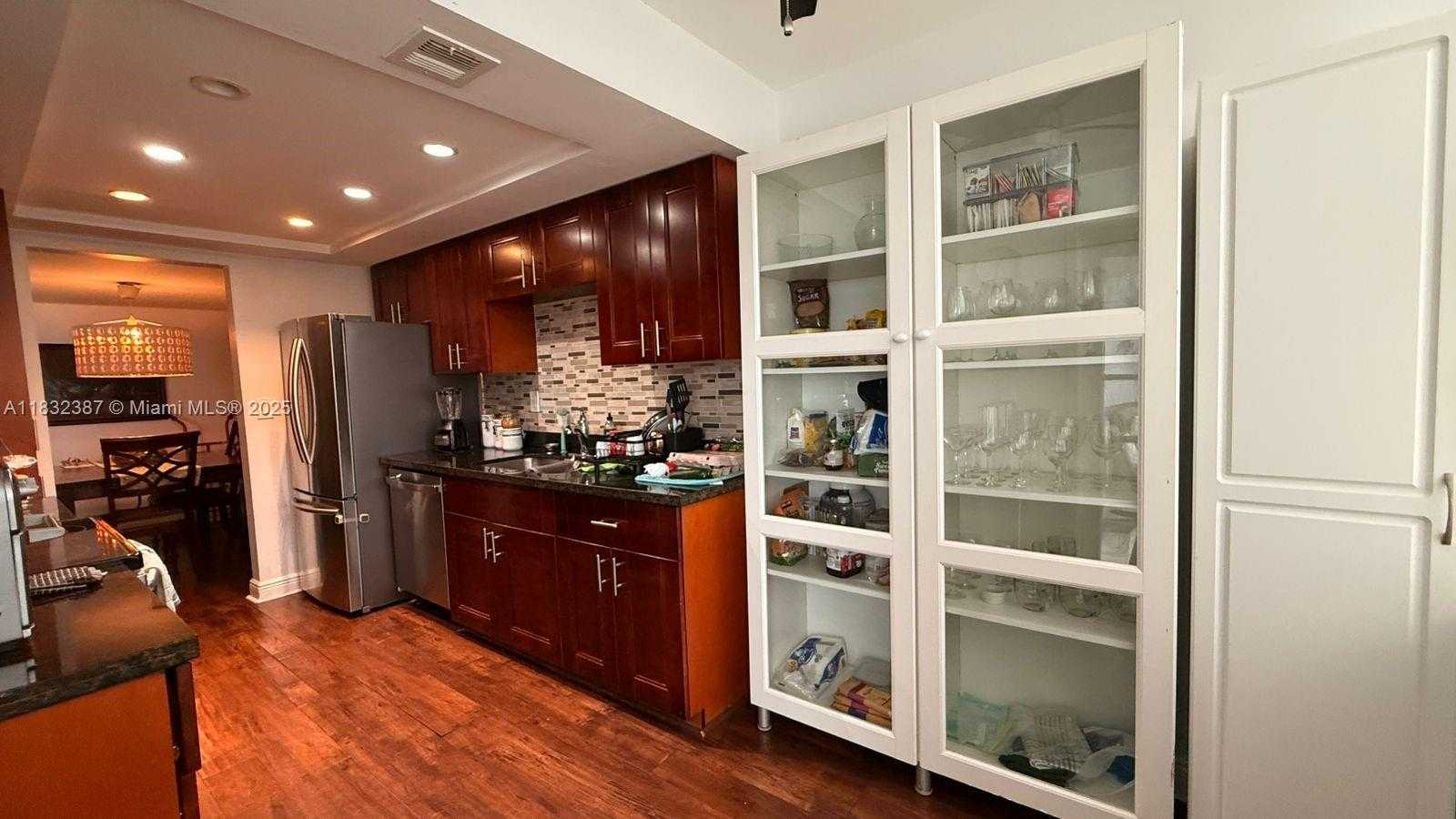 Small Image of 18031 BISCAYNE BLVD #904, Aventura Number 3
