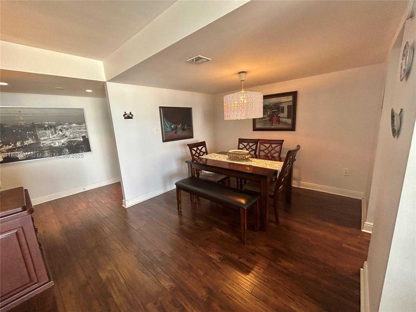 Small Image of 18031 BISCAYNE BLVD #904, Aventura Number 7