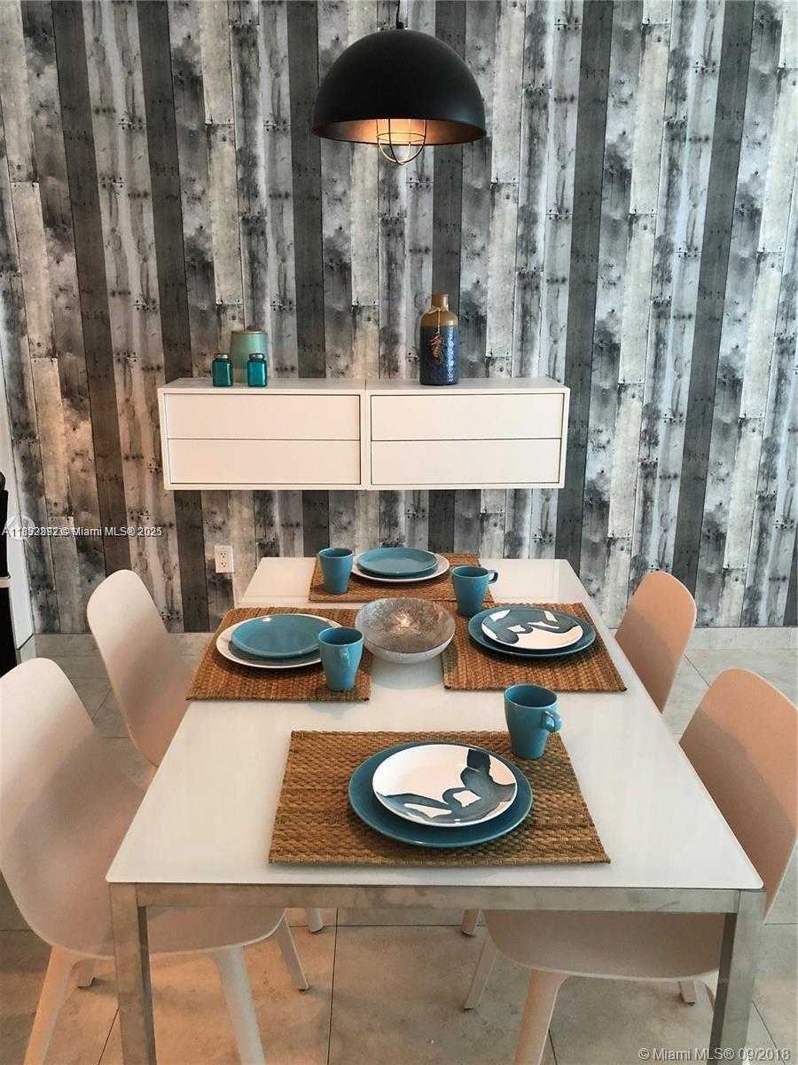 Small Image of 1750 NORTH BAYSHORE DR #1705, Miami Number 4