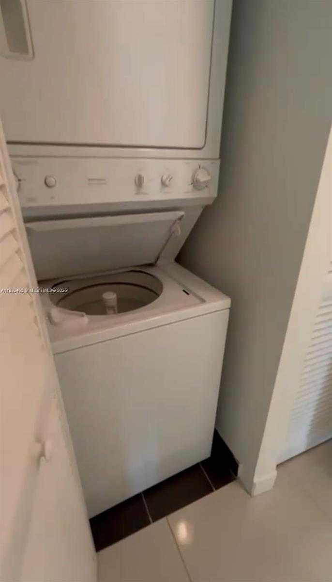 Small Image of 79 SOUTH WEST 12TH ST #2002-S, Miami Number 4