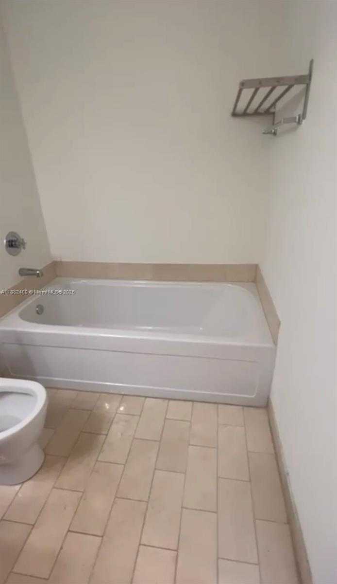 Small Image of 79 SOUTH WEST 12TH ST #2002-S, Miami Number 5