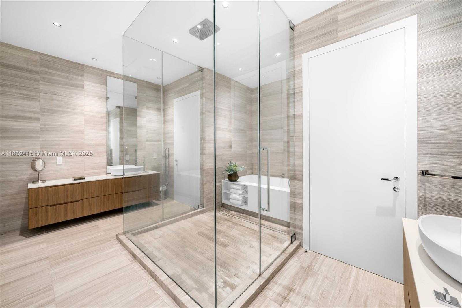 Small Image of 4701 NORTH MERIDIAN AVE #LPH21, Miami Beach Number 12