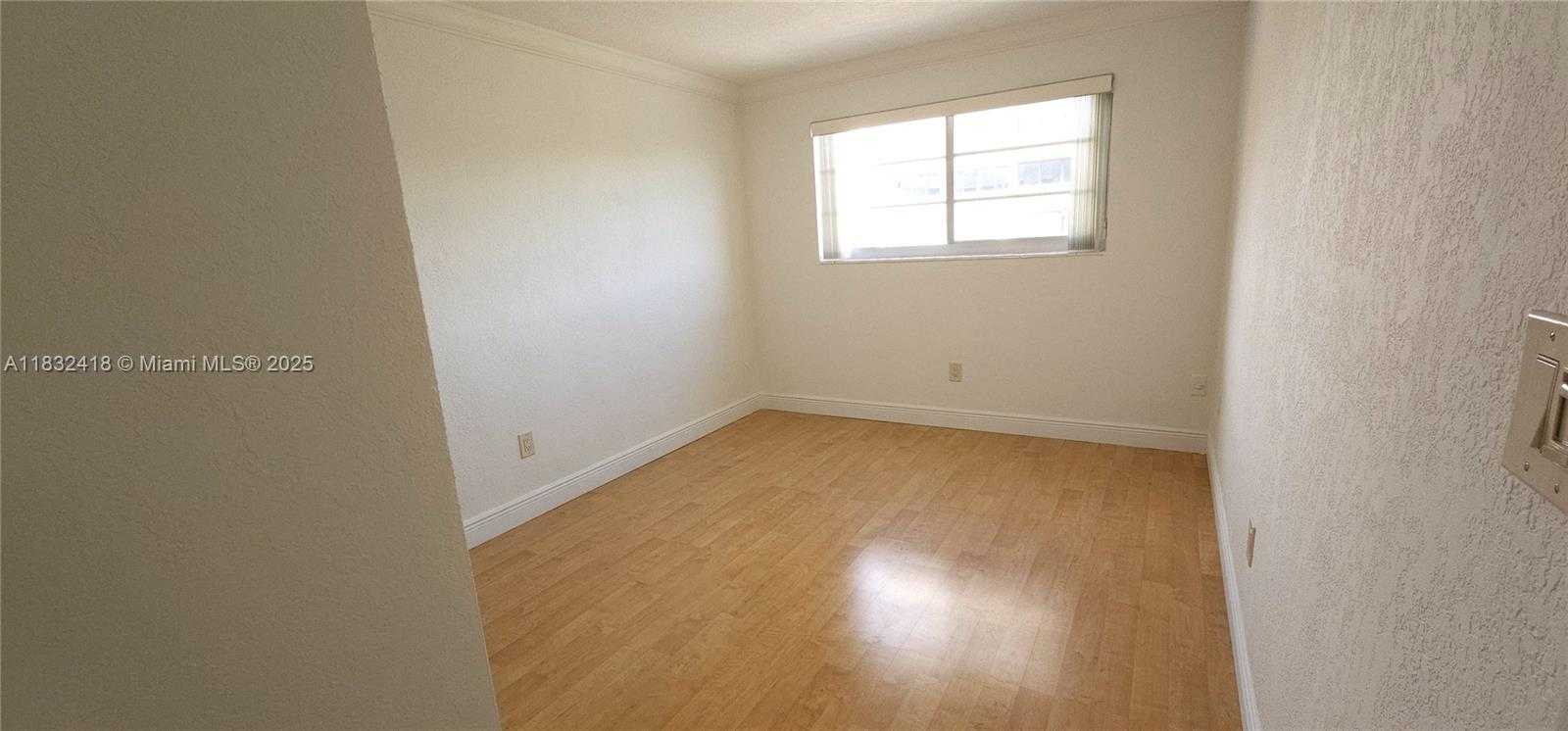 Small Image of 650 CORAL WAY #404, Coral Gables Number 19