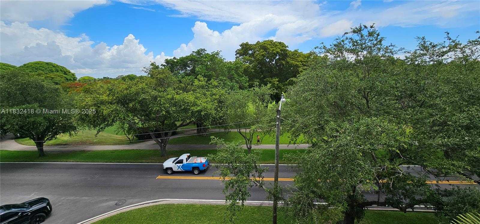 Small Image of 650 CORAL WAY #404, Coral Gables Number 3