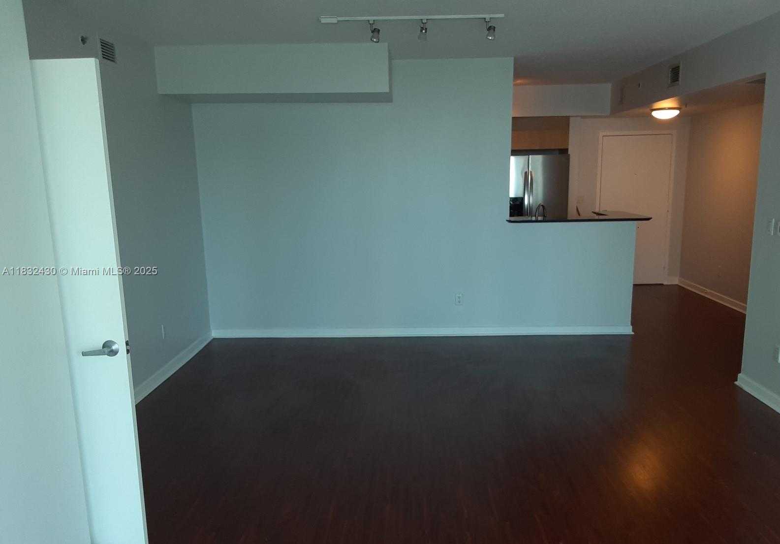 Small Image of 335 SOUTH BISCAYNE BLVD #505, Miami Number 12