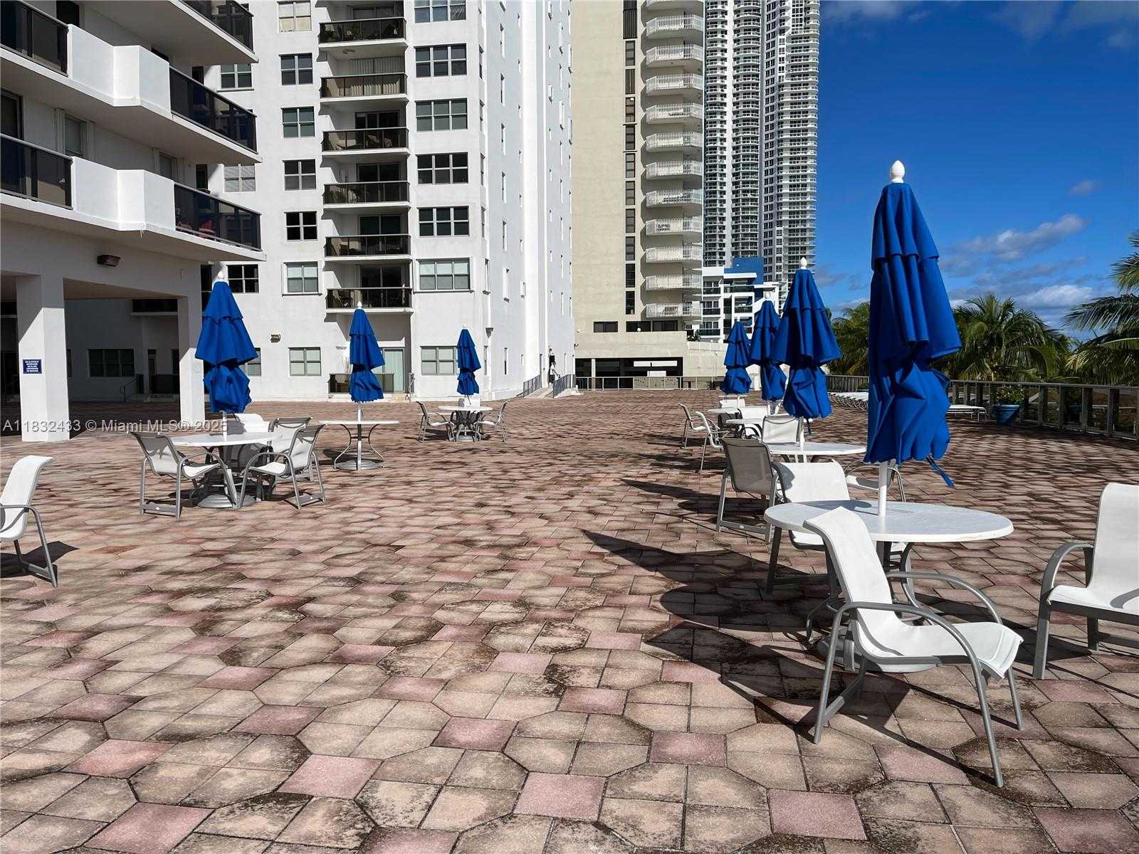 Small Image of 6039 COLLINS AVE #823, Miami Beach Number 17