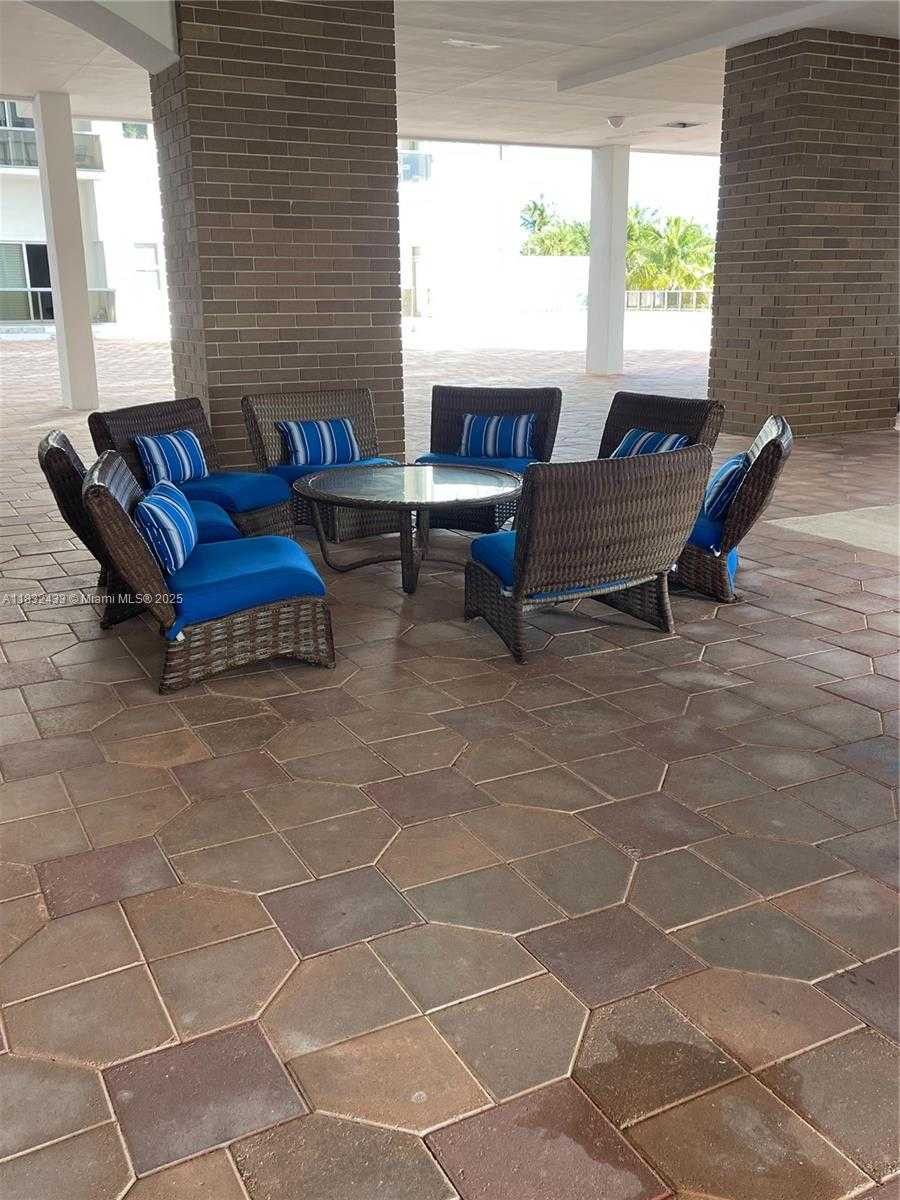 Small Image of 6039 COLLINS AVE #823, Miami Beach Number 18