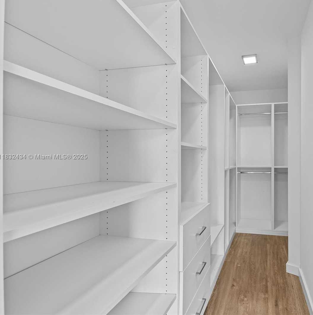 Small Image of 1500 BAY RD #M-0823, Miami Beach Number 18