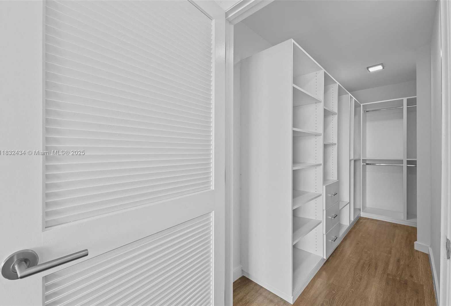 Small Image of 1500 BAY RD #M-0823, Miami Beach Number 19