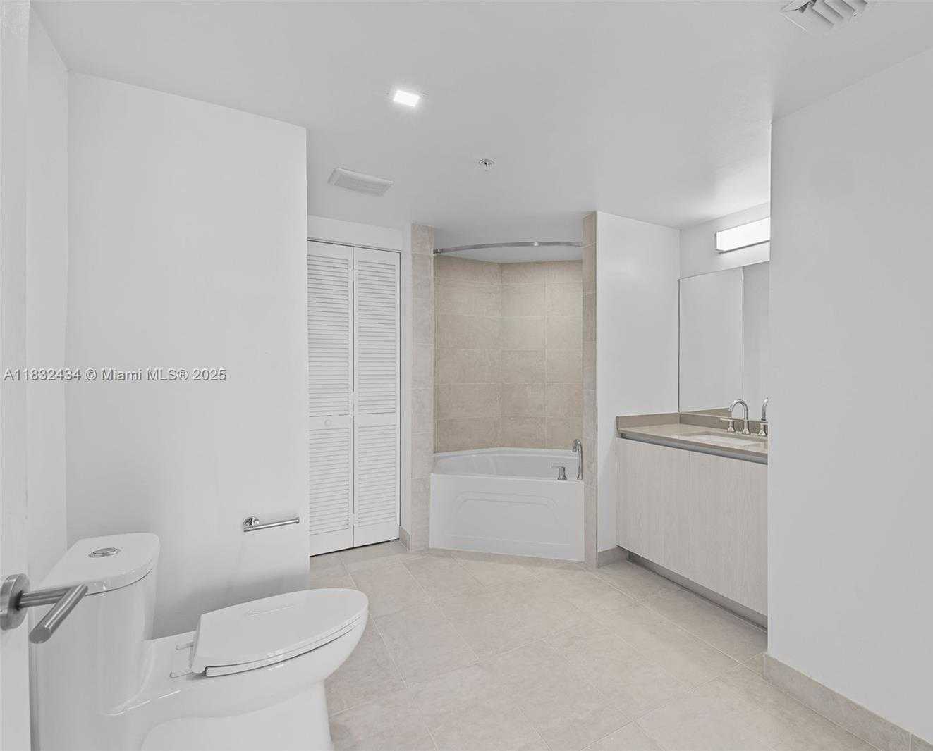 Small Image of 1500 BAY RD #M-0823, Miami Beach Number 20