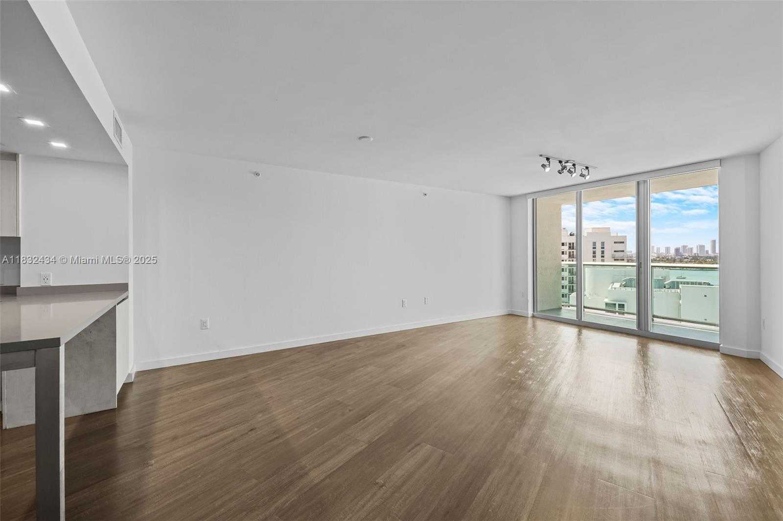 Small Image of 1500 BAY RD #M-0823, Miami Beach Number 7