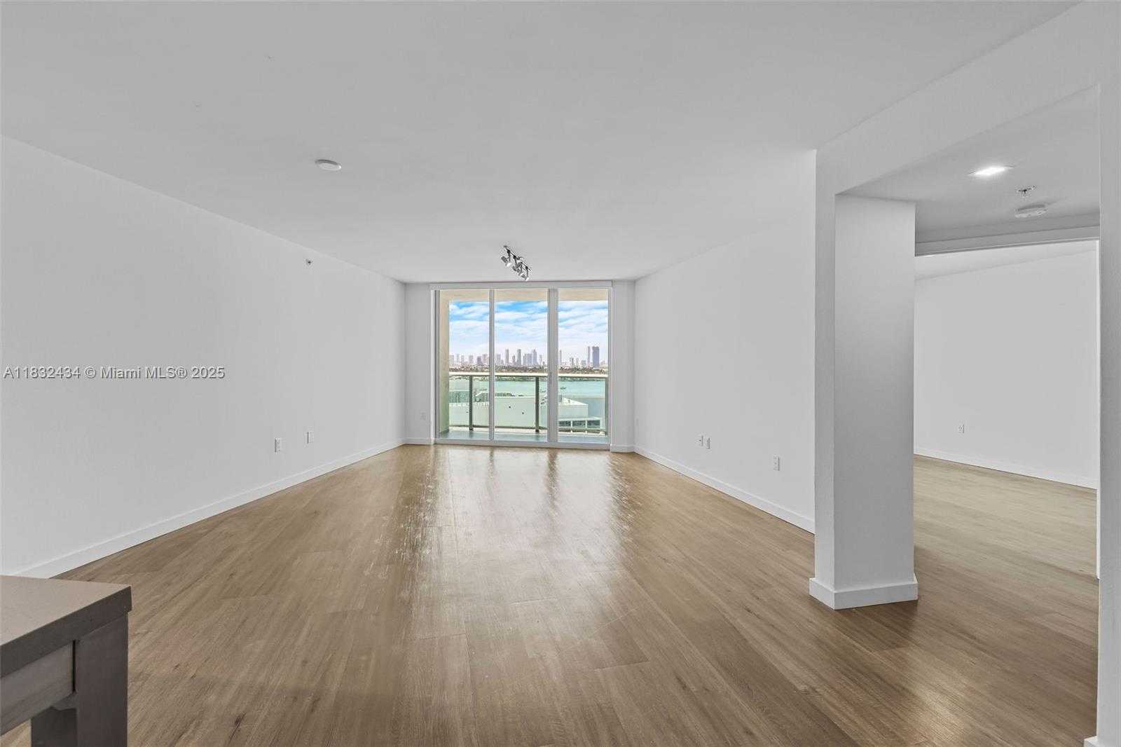 Small Image of 1500 BAY RD #M-0823, Miami Beach Number 8