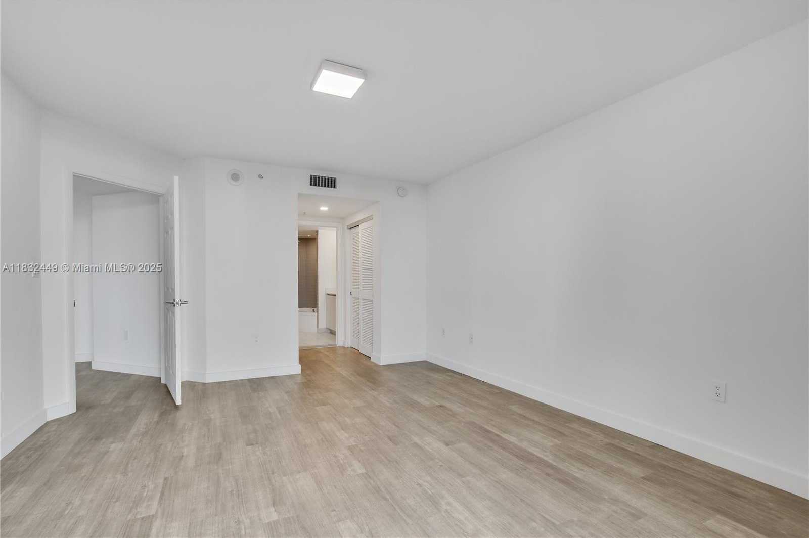 Small Image of 1500 BAY RD #M-0414, Miami Beach Number 14