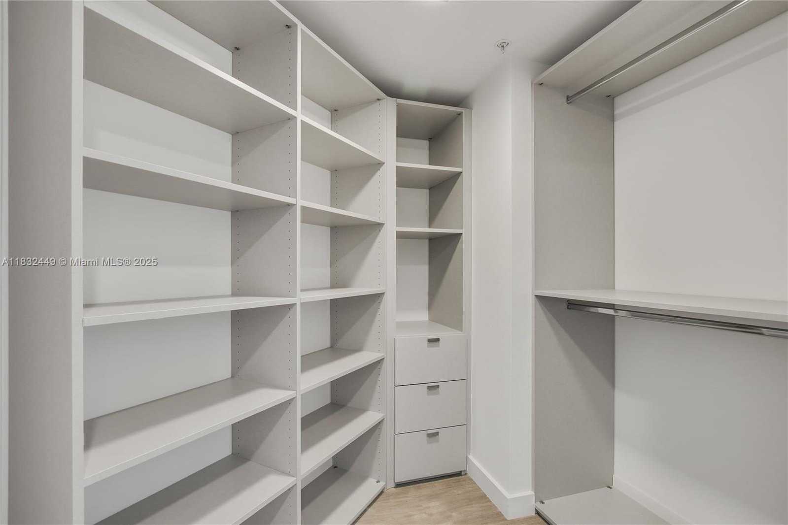 Small Image of 1500 BAY RD #M-0414, Miami Beach Number 17