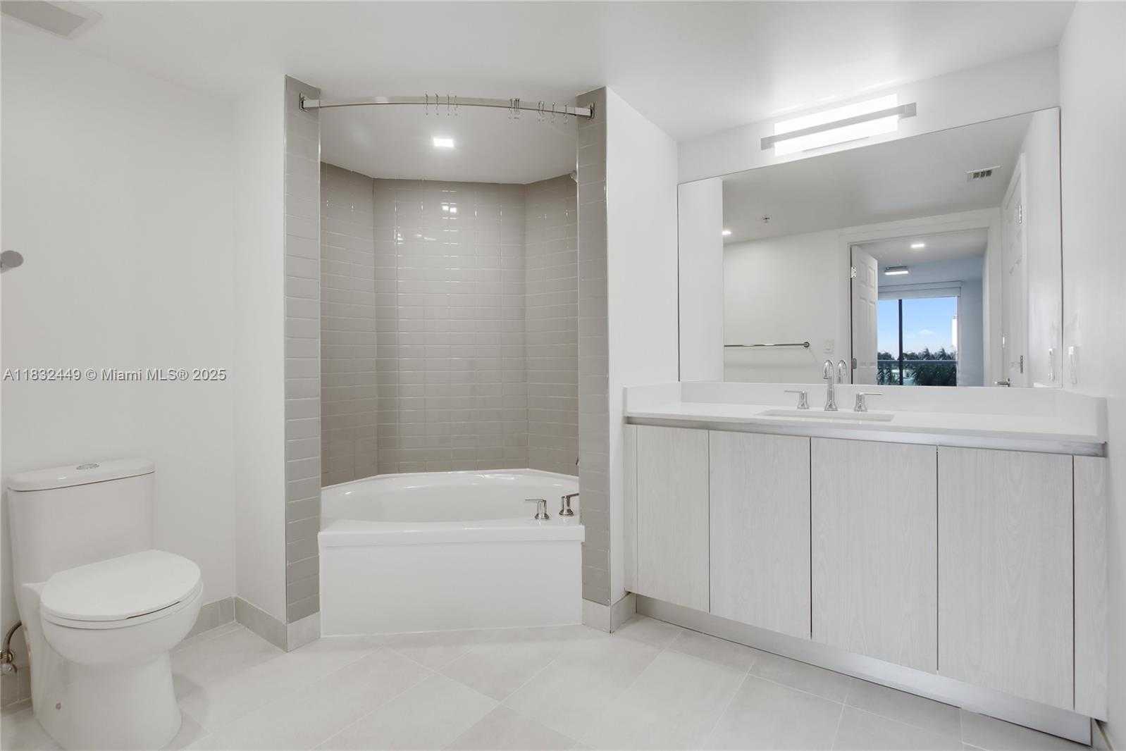 Small Image of 1500 BAY RD #M-0414, Miami Beach Number 18