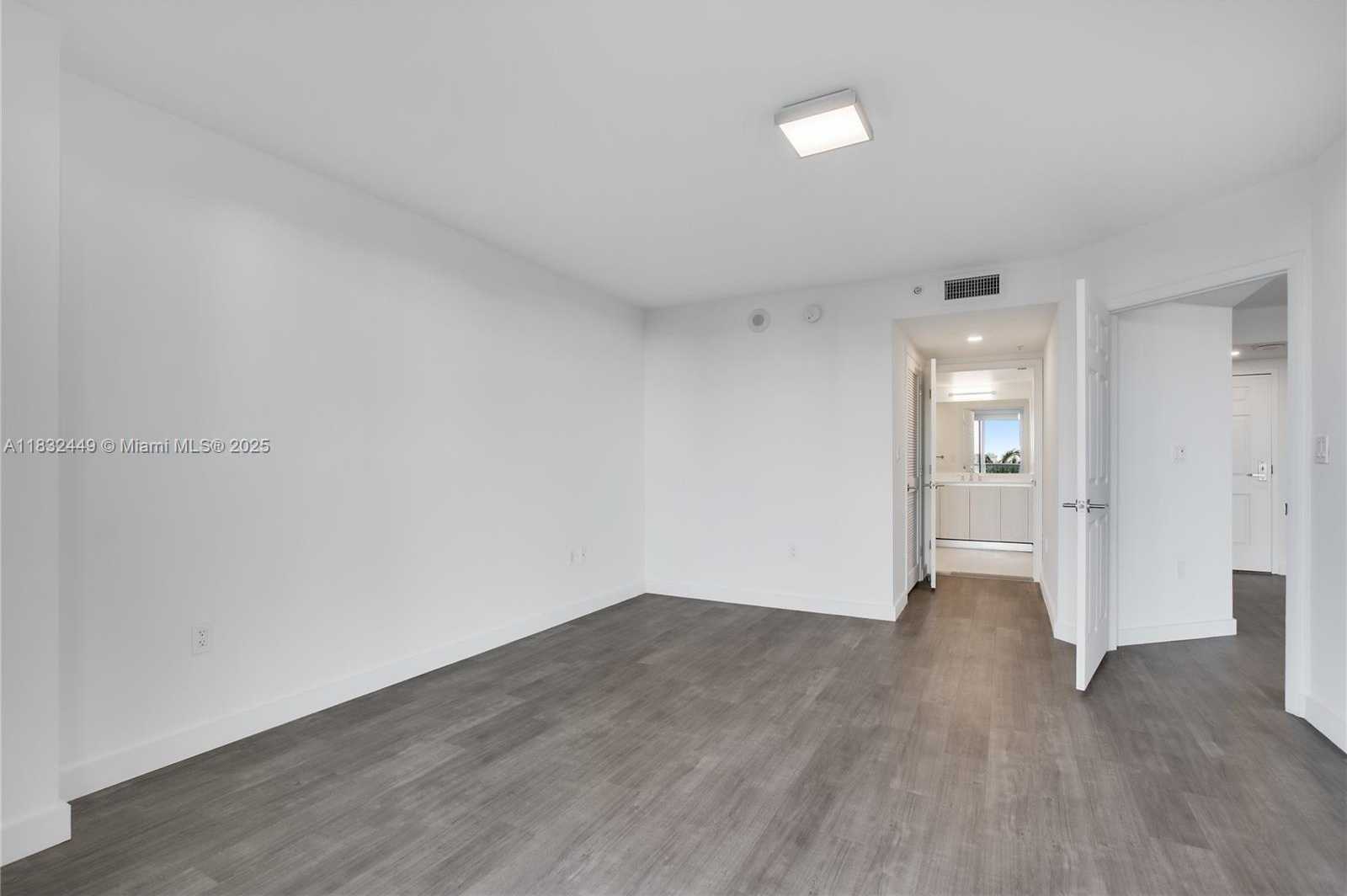 Small Image of 1500 BAY RD #M-0414, Miami Beach Number 22