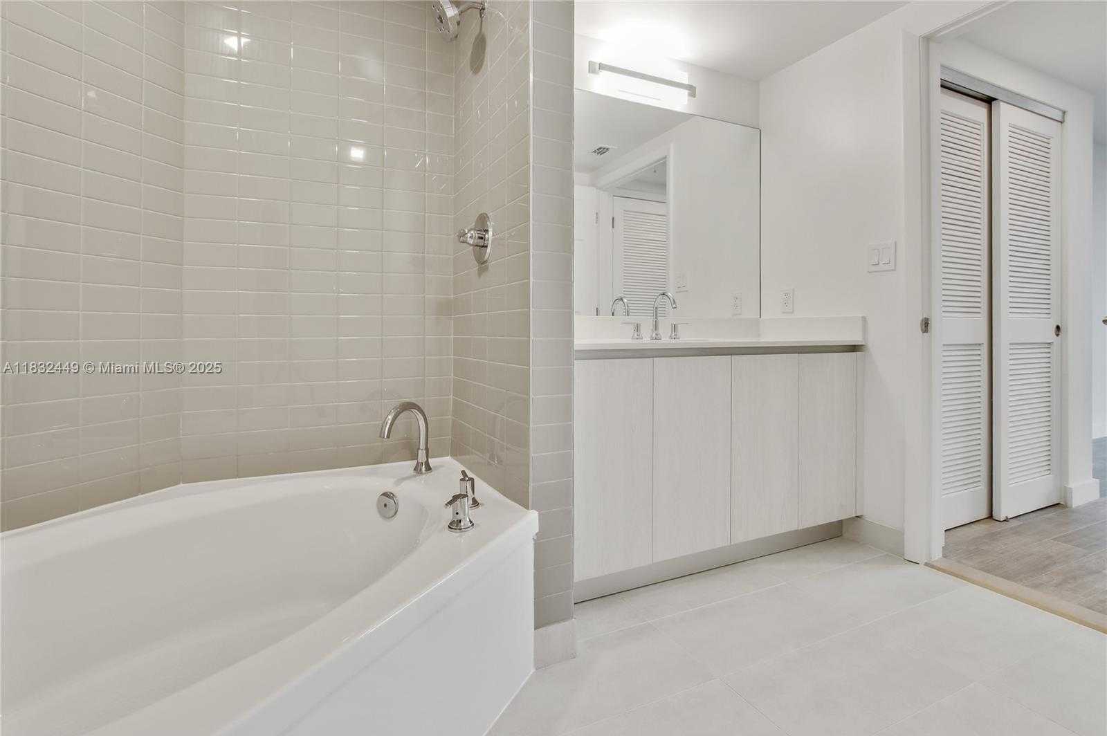 Small Image of 1500 BAY RD #M-0414, Miami Beach Number 24