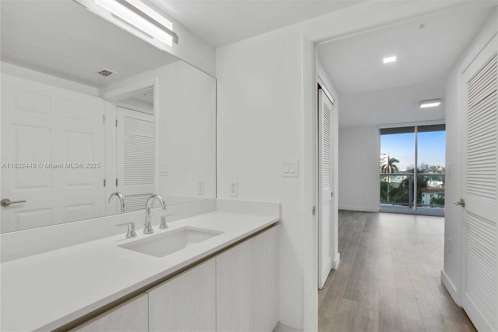 Small Image of 1500 BAY RD #M-0414, Miami Beach Number 25