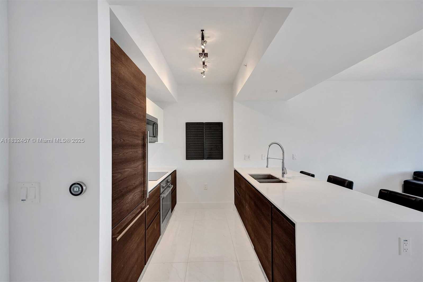 Small Image of 301 ALTARA AVE #729, Coral Gables Number 4