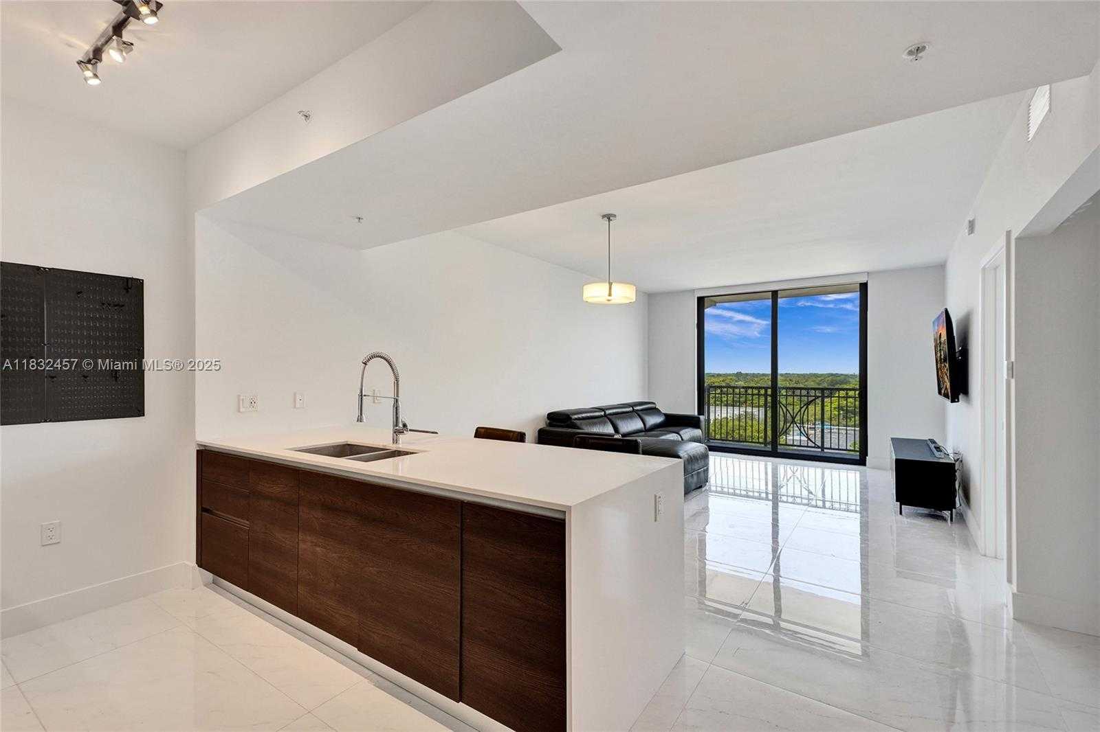 Small Image of 301 ALTARA AVE #729, Coral Gables Number 5