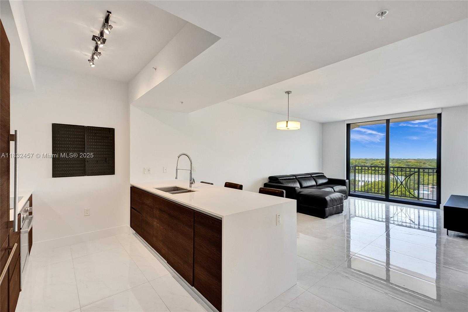 Small Image of 301 ALTARA AVE #729, Coral Gables Number 6