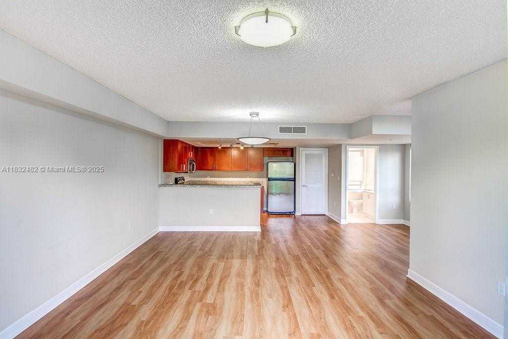 Small Image of 1500 BAY RD #T-1414, Miami Beach Number 12