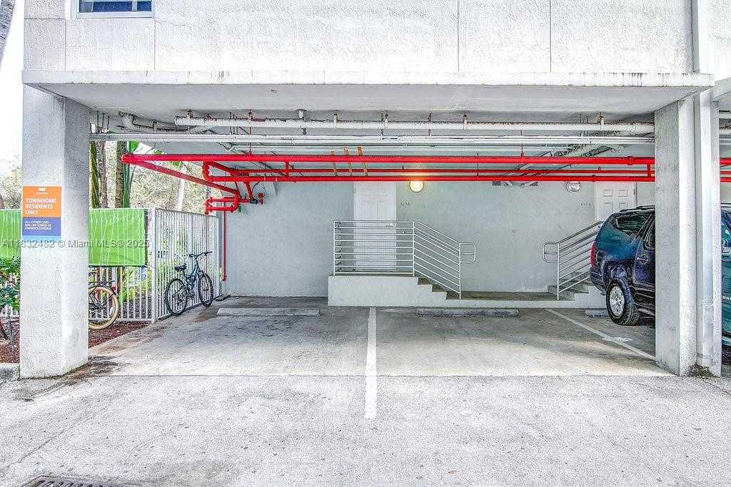 Small Image of 1500 BAY RD #T-1414, Miami Beach Number 18